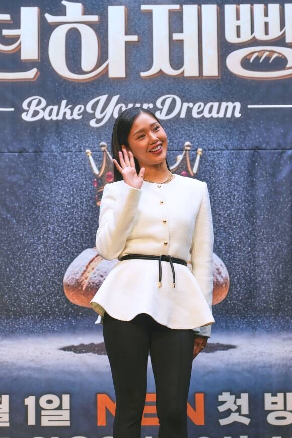 걸그룹 오마이걸 미미가 MBN 제빵 서바이벌 프로그램 '천하제빵'에 심사위원으로 나선다. /MBN