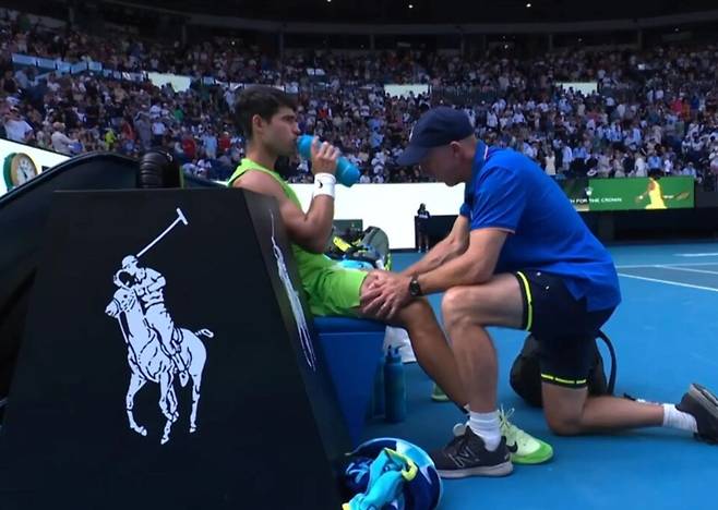 알카라스의 메디칼 타임아웃이 규정 위반 논란에 휩싸였다.