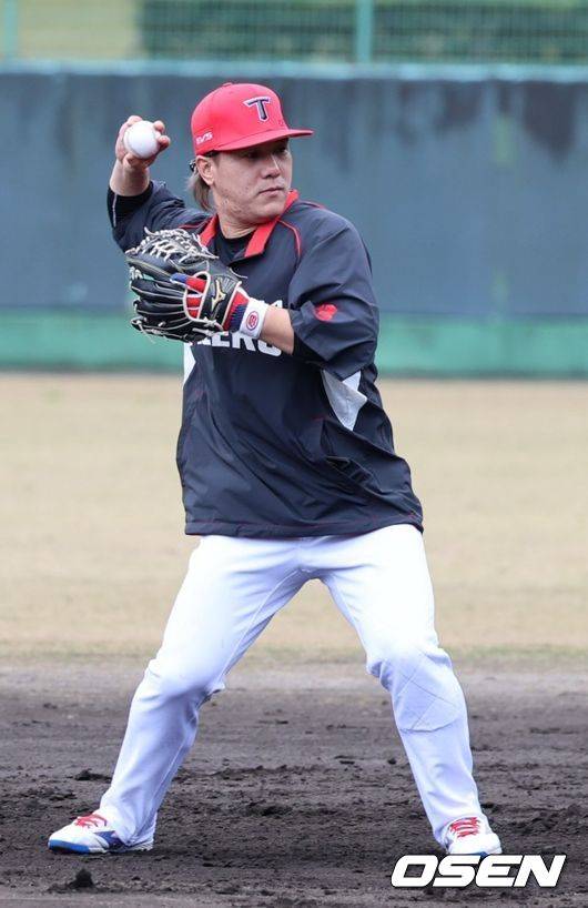 KIA 김선빈이 아마미 캠프에서 수비훈련을 하고 있다./KIA 타이거즈 제공
