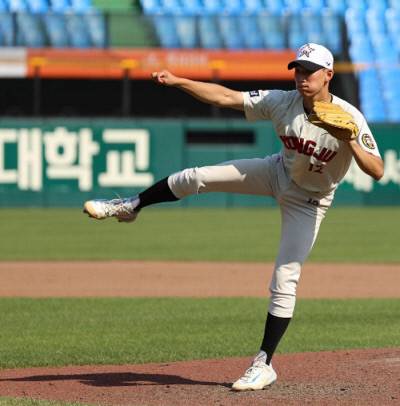 2024년 한화이글스배 고교vs대학 올스타전 출전 당시 양수호가 마운드에 올라 투구하고 있다. 한화이글스 제공
