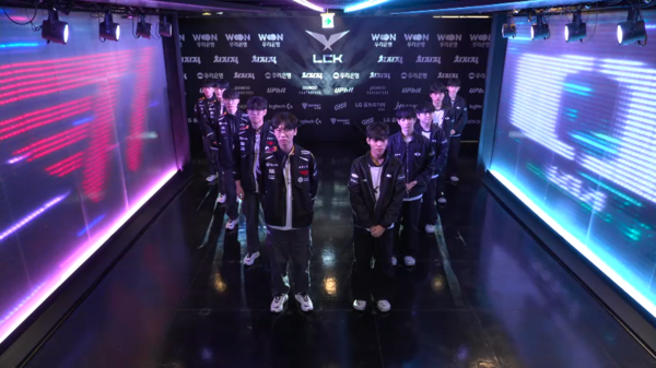 31일, '2026 LCK컵' 슈퍼위크 토요일 경기의 주인공은 단연 T1이었다. 상대는 전통의 강호 디플러스 기아(DK). 결과는 3대 0, 설명이 필요 없는 완승이었다.(T1&DK(디플러스 기아) =3:0). /사진=네이버 치지직 라이브영상 캡처