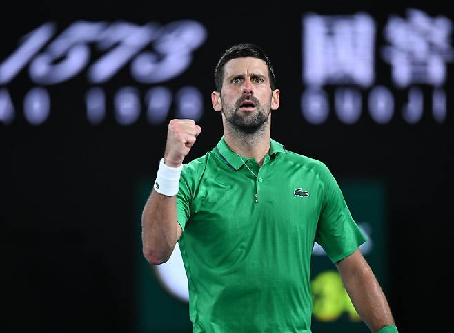 올해 호주오픈 결승에서 남녀를 통틀어 메이저대회 최다 우승에 도전하는 노바크 조코비치. 멜버른=신화 뉴시스