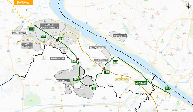 ▲ 서울 지하철 5호선 김포 연장 노선도. 김포시는 인천 정차역을 최소화한 직결형 노선(약 9개 역)을, 인천시는 검단 경유 확대 노선(약 11개 역)을 각각 주장한 가운데, 대광위는 인천 2개·김포 7개·서울 1개 등 총 10개 역의 절충안을 제시했다. /사진제공=김포시