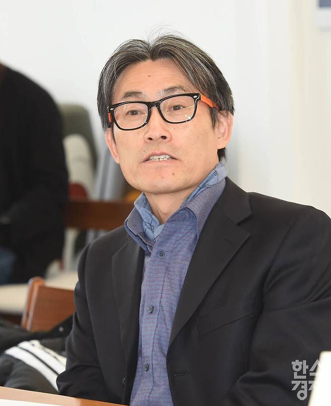 최형철 한스경제 대기자가 2일 오전 서울 종로구 한스경제 더 시그널에서 열린 '국내 시총 250대 기업 ESG 지속가능경영 평가' 자문위원 회의서 발언을 하고 있다./ 이호형 기자 leemario@sporbiz.co.kr 2026.02.02