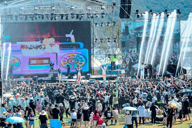 전남 관광지 정남진 장흥 물축제. 전라남도 제공