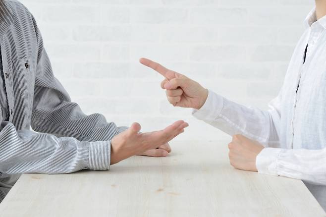 일본과 한국의 생활 수준을 둘러싼 평가가 엇갈리며 누리꾼 의견도 갈리고 있다. 123rf