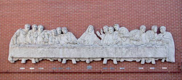 양림동과 관련된 인물들이 새겨진 부조 작품 ‘최후의 만찬-양림’