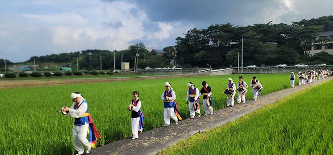 홍성군 문당환경농업마을이 문화체육관광부와 한국관광공사가 주관한 문화 브랜드 '로컬100' 2년 연속 선정됐다.