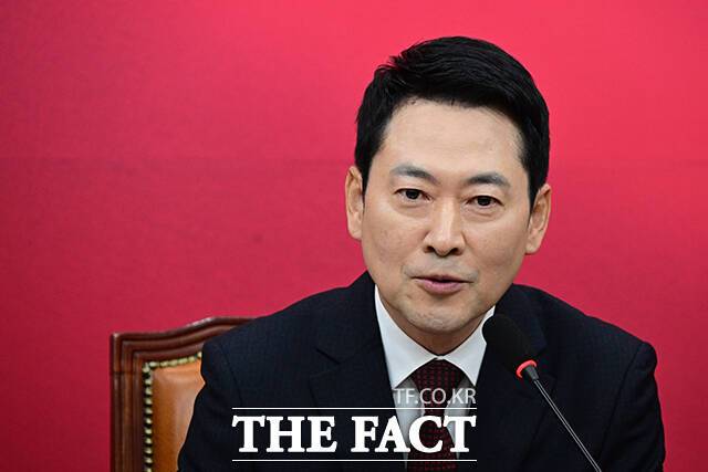 장동혁 국민의힘 대표가 4일 국회에서 열린 교섭단체 대표연설에서 '구태정치 청산 5대 입법'을 추진하겠다는 의지를 나타냈다. /남윤호 기자