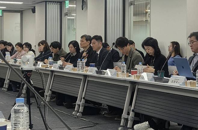 5일 열린 포럼에서 김영진 대전교육청 과학직업정보과장이 대전 AI 교육정책에 대해 설명하고 있다.