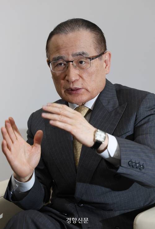 위성락 국가안보실장이 4일 청와대 여민관에서 이재명 정부의 외교에 대해 이야기하고 있다. 김창길 기자