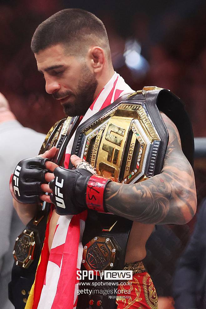 ▲ UFC 라이트급 챔피언 일리야 토푸리아.