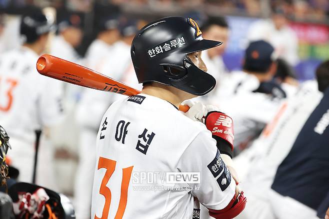 ▲ 손아섭은 워낙 경험이 많은 베테랑이라 큰 문제가 아닐 것이라 예상하는 시선도 있다. 당장 1군 합류나 개막 엔트리 포함은 아직 미정이지만, 시즌을 치르다 보면 분명 손아섭이 필요한 시기가 올 것이라 예상할 수 있다. ⓒ곽혜미 기자