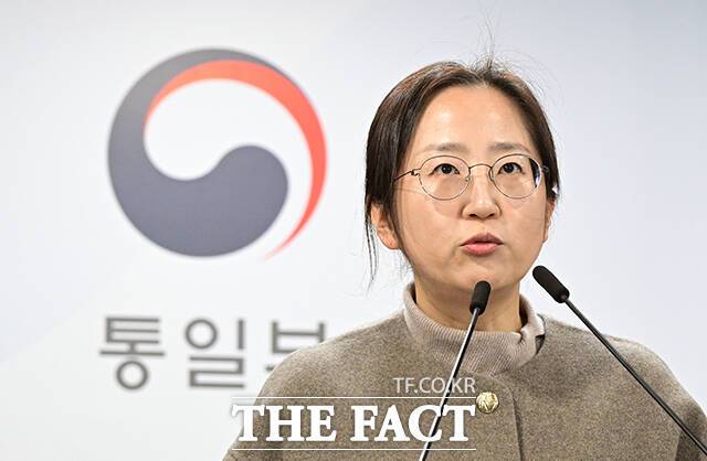 장윤정 통일부 부대변인이 6일 오전 서울 종로구 정부서울청사에서 현안 관련 정례브리핑을 하고 있다. /임영무 기자
