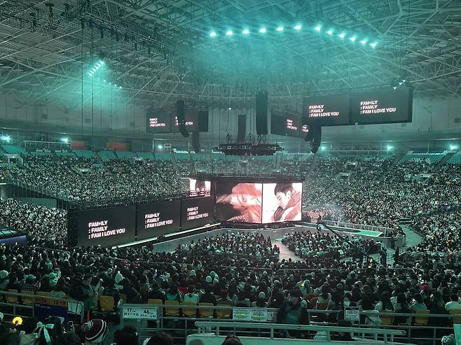 6일 서울 송파구 KSPO DOME에서 열린 지드래곤의 데뷔 첫 단독 팬미팅 현장에 팬들이 자리를 가득 메웠다. /이가영 기자