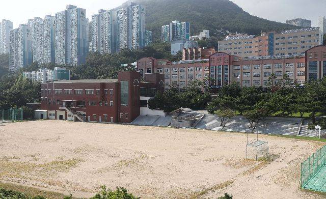 다음 달 강서구 명지동으로 완전 이전하는 영도구 동삼동 부산남고 부지가 체육 시설과 워케이션 시설 등으로 나눠 개발된다. 사진은 부산 영도구 부산남고등학교 전경. 부산일보DB