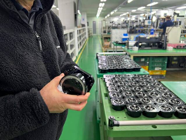 여영길 에스피지 대표가 인천 남동구 에스피지 본사에서 제품을 소개하고 있다. (사진=지디넷코리아 신영빈 기자)