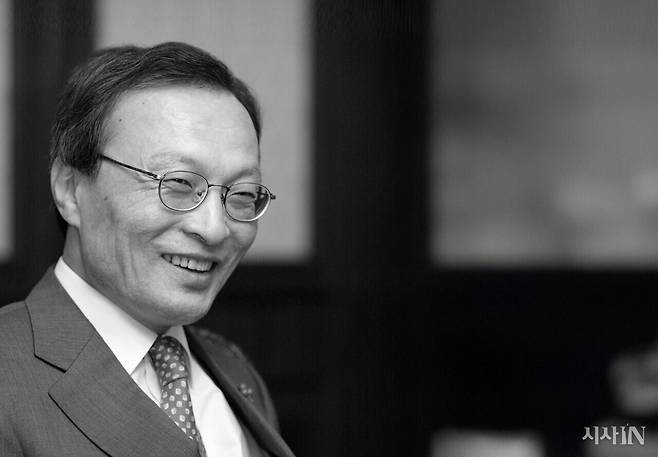 고 이해찬 민주평화통일자문회의 수석부의장의 참여정부 국무총리 시절 모습.ⓒ시사IN 포토