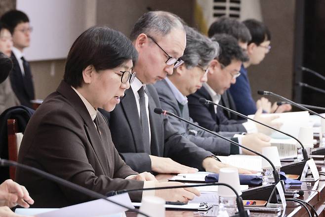 보건복지부는 10일 서울 서초구 국제전자센터에서 제7차 보건의료정책심의위원회(보정심)를 열고, 2027학년도 이후 의과대학 입학 정원을 확정했다. 보건복지부 제공