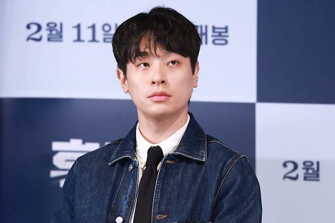 배우 박정민이 4일 오후 서울 용산구 CGV용산아이파크몰에서 열린 영화 '휴민트' 언론시사회 및 기자간담회에서 질문을 듣고 있다. /연합뉴스