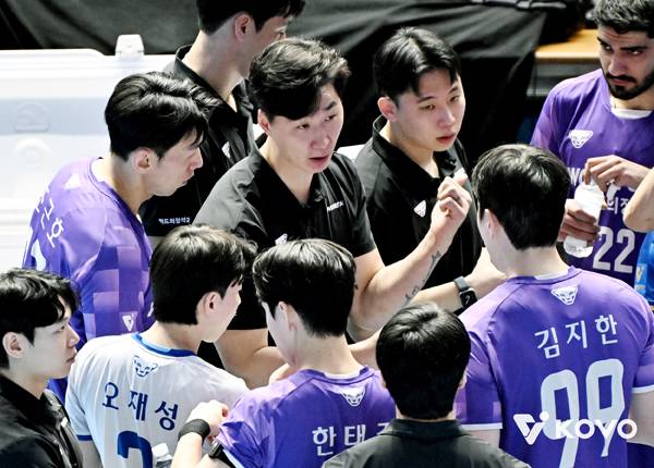 박철우 감독대행 부임 이후 우리카드의 분위기는 확실히 살아났다. 사진 제공= KOVO