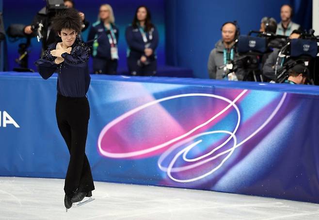 피겨 차준환이 10일(현지시간) 이탈리아 밀라노 아이스 스케이팅 아레나에서 열린 2026 밀라노·코르티나담페초 동계 올림픽 피겨스케이팅 남자 싱글 쇼트프로그램에 출전해 연기를 펼치고 있다.뉴스1