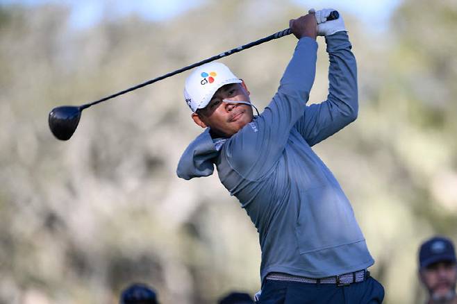 김시우가 PGA 투어 AT&T 페블비치 프로암 1라운드 2번홀에서 티샷을 하고 있다. (사진=AFPBBNews)