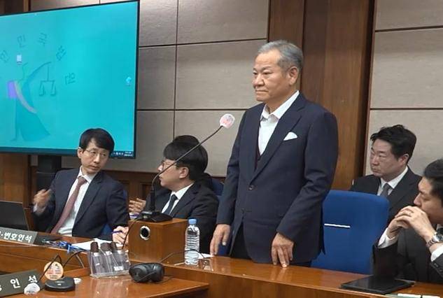 서울중앙지법 형사합의32부(부장 류경진)는 12일 내란 중요임무 종사 등 혐의로 재판에 넘겨진 이 전 장관에게 징역 7년을 선고했다. 이날 열린 선거공판에 이 전 장관이 출석해 있다. 서울중앙지법 제공