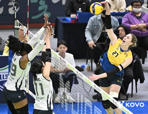 카리는 현대건설의 공격을 이끌었다. 사진 제공= KOVO