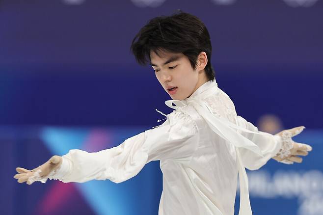▲ 차준환은 14일 이탈리아 밀라노 아이스스케이팅 아레나에서 열린 2026 밀라노·코르티나 동계올림픽 피겨스케이팅 남자 싱글 프리스케이팅에서 기술점수(TES) 95.16점, 예술점수(PCS) 87.04점, 감점 1점을 묶어 181.20점을 기록했다. 쇼트 프로그램 92.72점을 합한 총점 273.92점으로 최종 4위에 자리했다. ⓒ연합뉴스