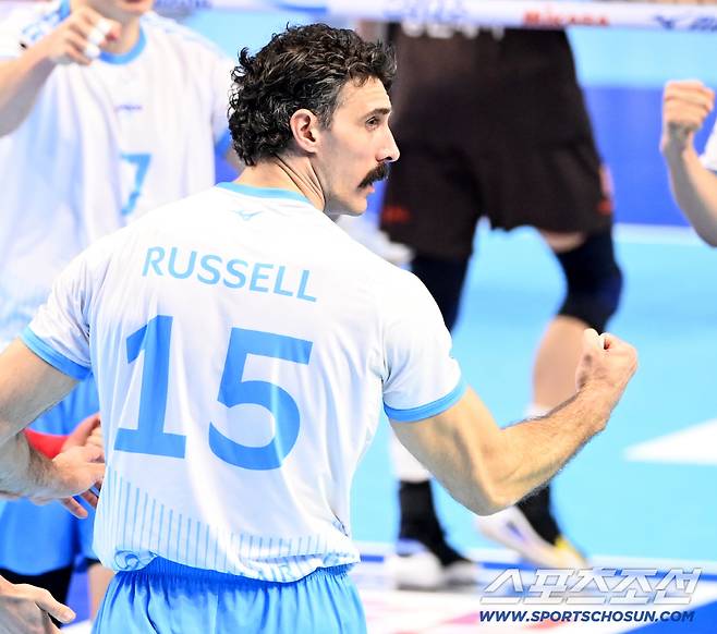 8일 인천계양체육관에서 열린 V리그 남자부 대한항공과 OK저축은행의 경기, 대한항공 러셀이 득점을 성공한 후 기뻐 하고 있다. 인천=허상욱 기자wook@sportschosun.com/2026.02.18/