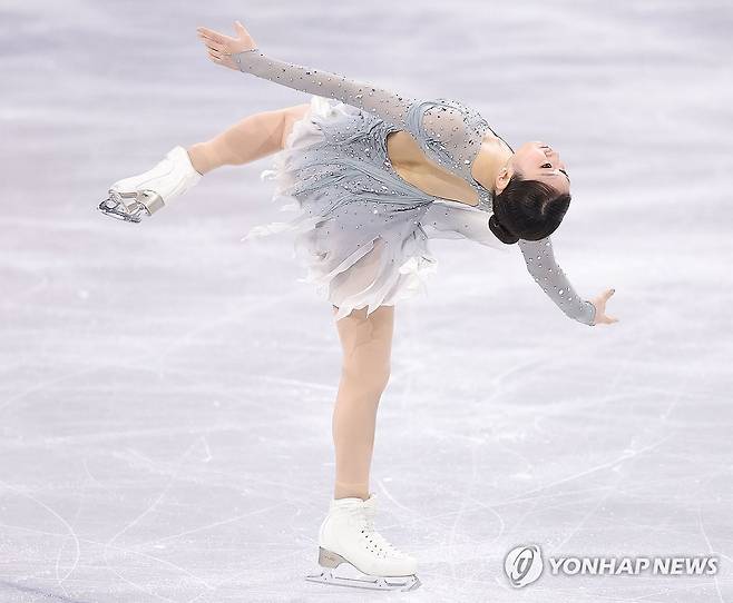 쇼트 프로그램 출전한 신지아 (밀라노=연합뉴스) 류영석 기자 = 17일(현지시간) 이탈리아 밀라노 아이스스케이팅 아레나에서 열린 2026 밀라노ㆍ코르티나담페초 동계올림픽 여자 싱글 쇼트 프로그램에 출전한 신지아가 연기를 펼치고 있다. 2026.2.18 ondol@yna.co.kr
