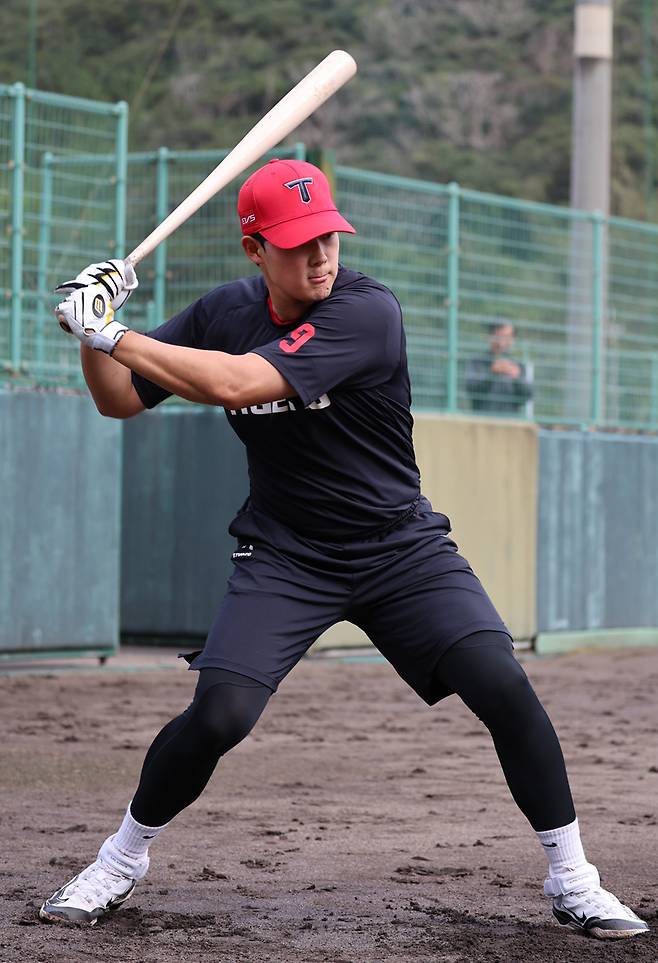 정해원 선수가 스프링캠프에서 타격 훈련을 하고 있다. /사진=KIA 타이거즈 제공
