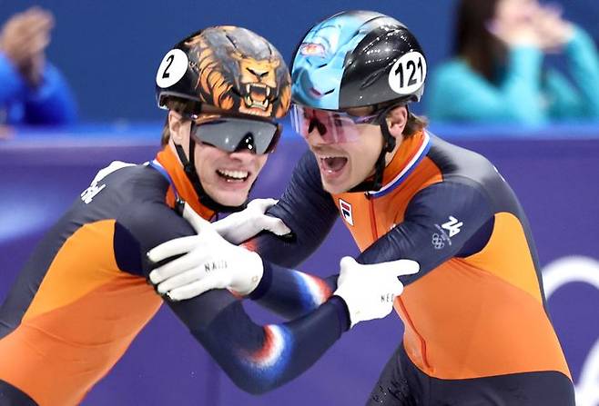 남자 500m 은·동메달 따낸 반트바우트 형제. ⓒ AFP/연합뉴스