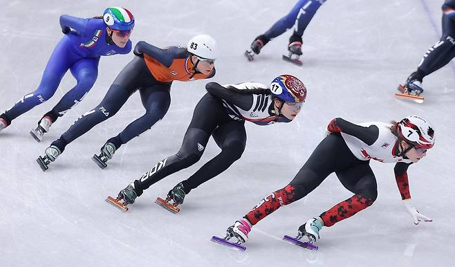 대한민국 여자 쇼트트랙 대표팀 심석희가 18일(현지시간) 이탈리아 밀라노 아이스스케이팅 아레나에서 열린 2026 밀라노·코르티나담페초 동계올림픽 쇼트트랙 여자 3000m 계주 결승에서 질주하고 있다. 2026.2.19 ⓒ 뉴스1