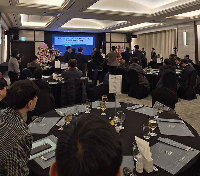 지난 11일 경산시는 경산시건축사협회와 재난 피해 주택 신축 지원을 위한 업무협약식을 열고 있다. ⓒ경산시 제공