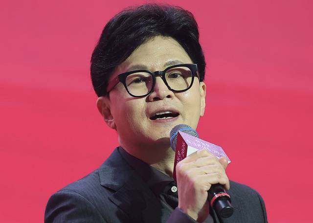 자신의 토크콘서트에서 발언하는 한동훈 전 대표. 연합뉴스