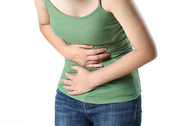 만성 변비의 고통은 겪어보지 않은 사람은 잘 모른다고 한다. 기능성 변비, 이차성 변비 외에 제3의 '세균성 변비'가 있을 수 있다는 연구 결과가 나왔다. 왜 그토록 변비 치료가 쉽지 않았는지 어느 정도 짐작이 가는 대목이다. 사진=클립아트코리아