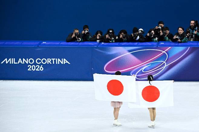 여자 피겨 싱글에서 은메달과 동메달을 추가한 일본. 연합뉴스