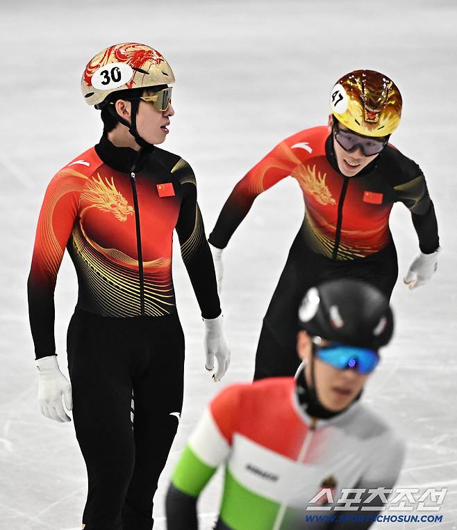 21일(한국시간) 이탈리아 밀라노 스피드스케이팅 아레나에서 열린 밀라노동계올림픽 쇼트트랙 남자 5000m 계주 파이널B 경기. 경기를 마친 중국 린샤오쥔. 밀라노(이탈리아)=송정헌 기자songs@sportschosun.com/2026.02.21/
