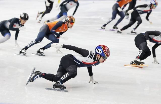 ‘추월 장인’ 이정민은 5000m 계주 결승에서도 신들린 추월 능력을 자랑했다.사진=연합뉴스 제공