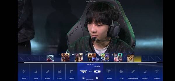 22일 종로구 치지직 롤파크에서 열린 2026 LCK컵 플레이오프 패자 3라운드 3세트에서 DK가 추격에 역전까지 승리하며 한 세트를 따라잡아 1승을 추가하며 추격의 실타리를 풀었다. (DK & T1 =1:2). /사진=네이버 치지직 라이브영상 캡처