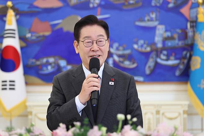 이재명 대통령이 지난달 12일 청와대에서 열린 종교지도자 초청 오찬간담회에서 발언하고 있다. 연합뉴스