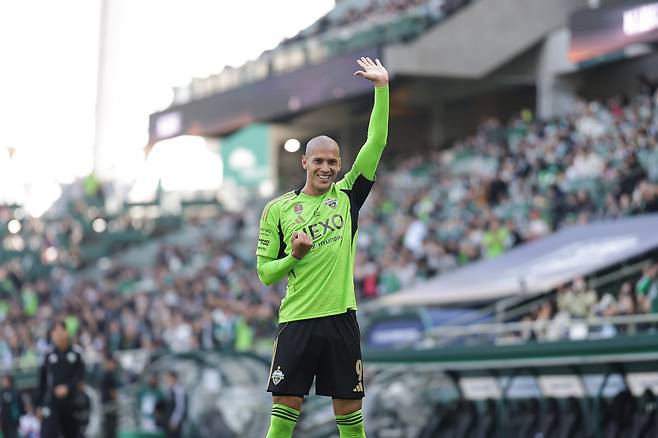 2024, 2025시즌 전북의 아픔과 영광을 함께 한 티아고가 21일 전주월드컵경기장서 열린 대전하나와 슈퍼컵 대결에서 후반 쐐기골을 터트리고 환하게 웃고 있다. 사진제공|한국프로축구연맹