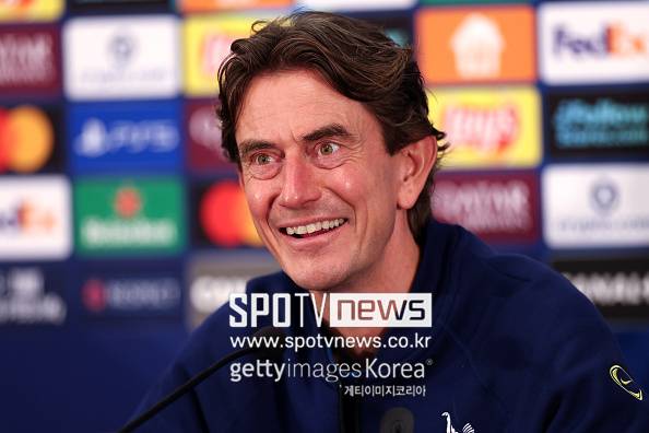 ▲ 영국 '풋볼 런던'이 21일 "프랭크 감독이 토트넘에 즉시 복귀할 가능성이 있다"라는 제목과 함께 "그는 향후 몇 주 안에 프리미어리그 감독직에 복귀할 가능성이 있다. 현재 경기 일정에 따라 토트넘으로 돌아올 수도 있다"라고 보도했다. ⓒ게티이미지