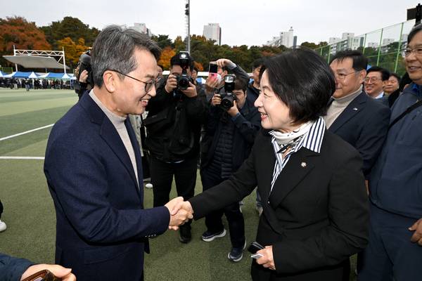 여야를 모두 포괄한 경기도지사 후보로 거론되는 인물들에 대한 지지도 조사에서도 더불어민주당 추미애 전 대표와 김동연 경기도지사의 오차범위 내 접전 양상은 이어졌다. /경인일보DB