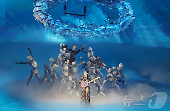 22일 오후(현지시간) 이탈리아 베로나 아레나에서 2026 밀라노·코르티나담페초 동계올림픽대회 폐회식 공연이 펼쳐지고 있다. 2026.2.23 ⓒ 뉴스1 김진환 기자