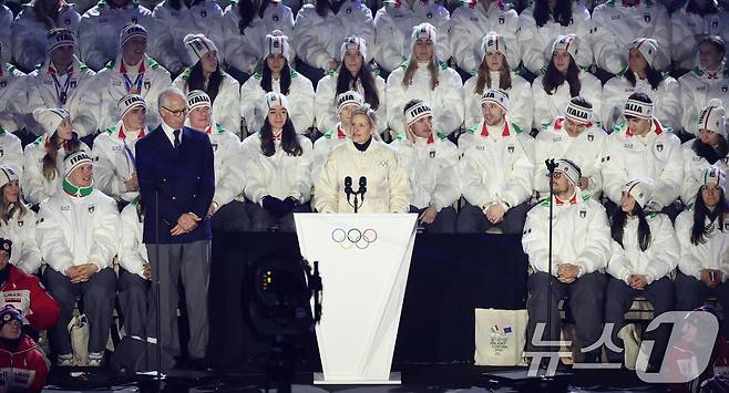 커스티 코번트리 국제올림픽위원회(IOC) 위원장이 22일(현지시간) 이탈리아 베로나 올림픽 아레나에서 열린 2026 밀라노·코르티나담페초 동계올림픽 폐회식에서 발언하고 있다. (공동취재) 2026.2.23 ⓒ 뉴스1 김진환 기자