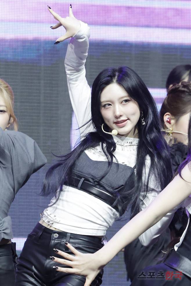 정규 2집 'REVIVE+(리바이브 플러스)' 미디어 쇼케이스에 참석한 그룹 아이브(IVE) 가을. 2026.2.23 ⓒ이혜영 기자 lhy@hankooki.com