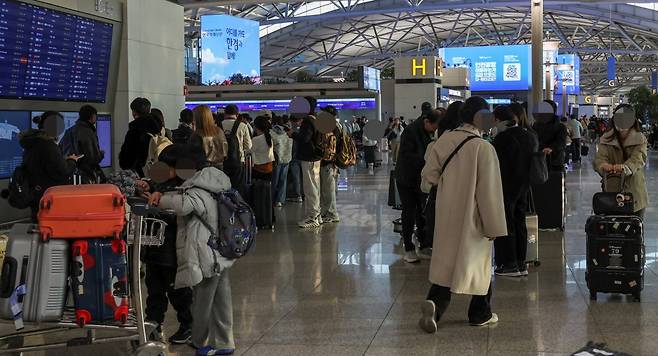 인천 중구 인천국제공항 1터미널 출국장이 이용객들로 붐비고 있다. 사진=임형택 한국경제신문 기자